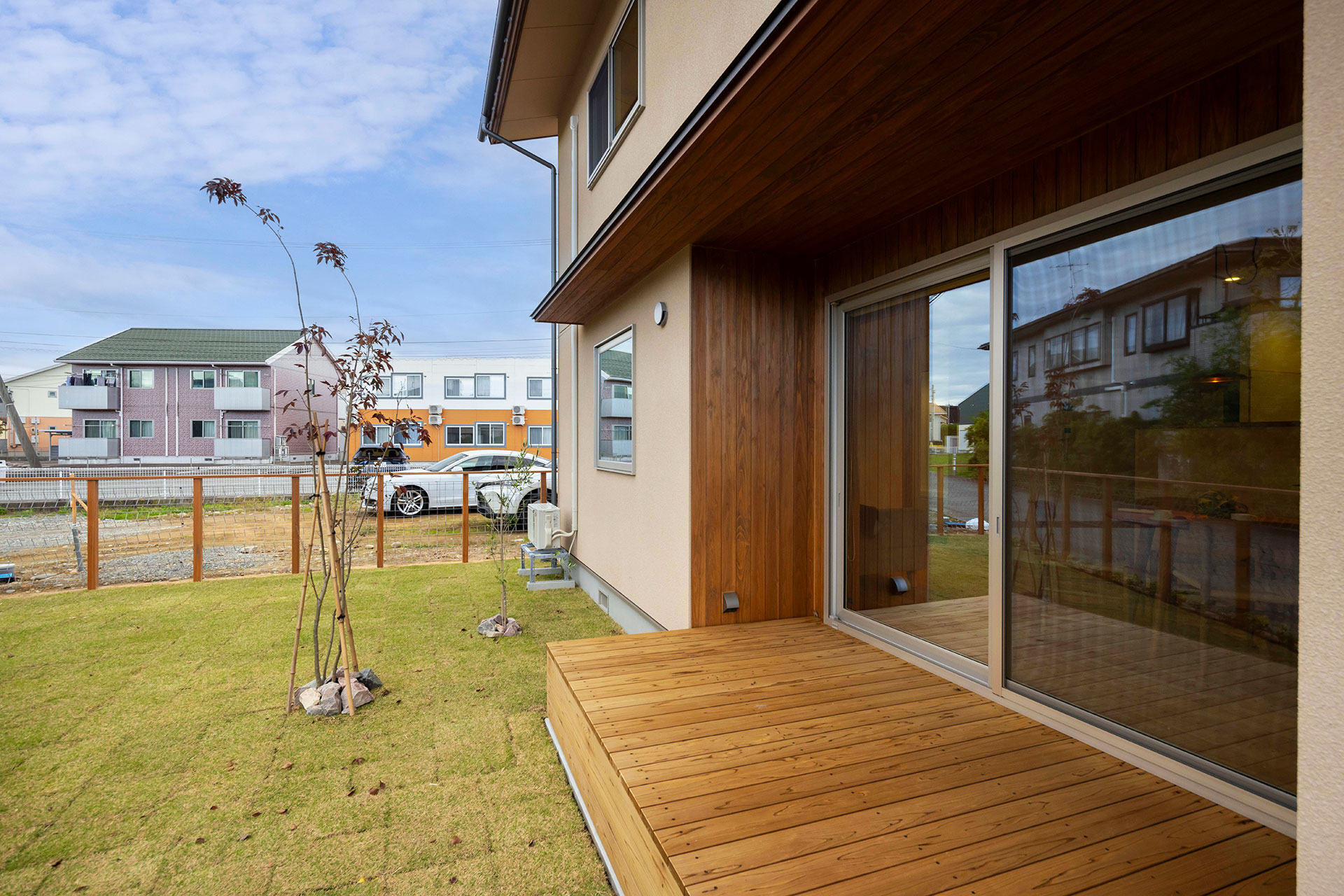 軒深く、季節によって日射の取得と遮蔽